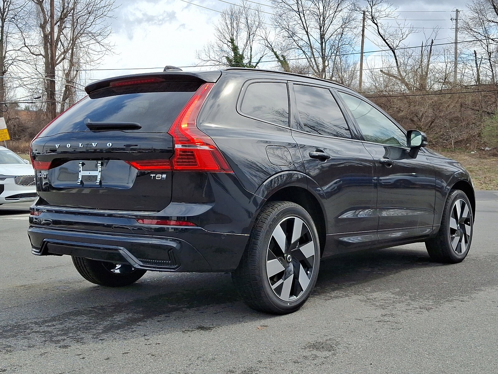 2025 Volvo XC60 Hybrid T8 Plus photo 4
