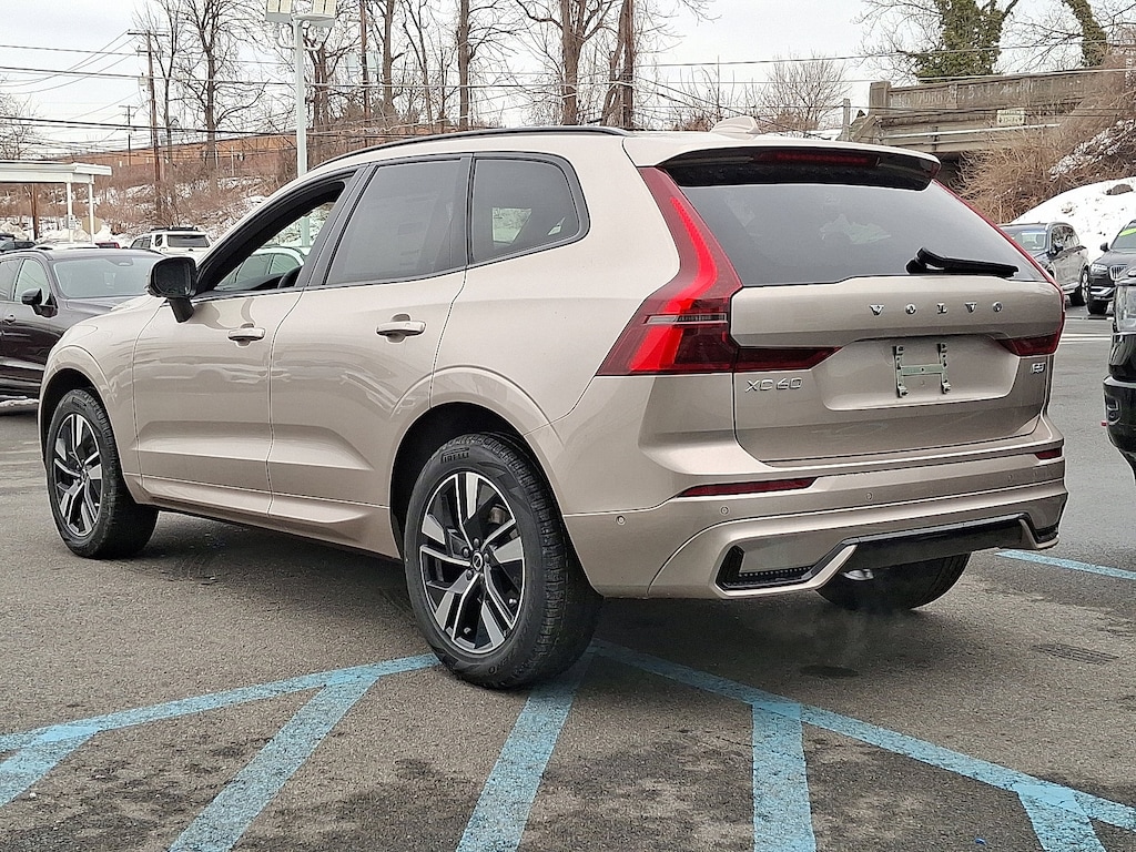 New 2026 Volvo XC60 B5 Plus SUV