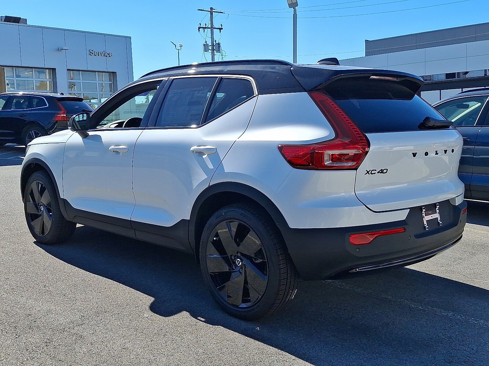 2026 Volvo XC40 photo 3