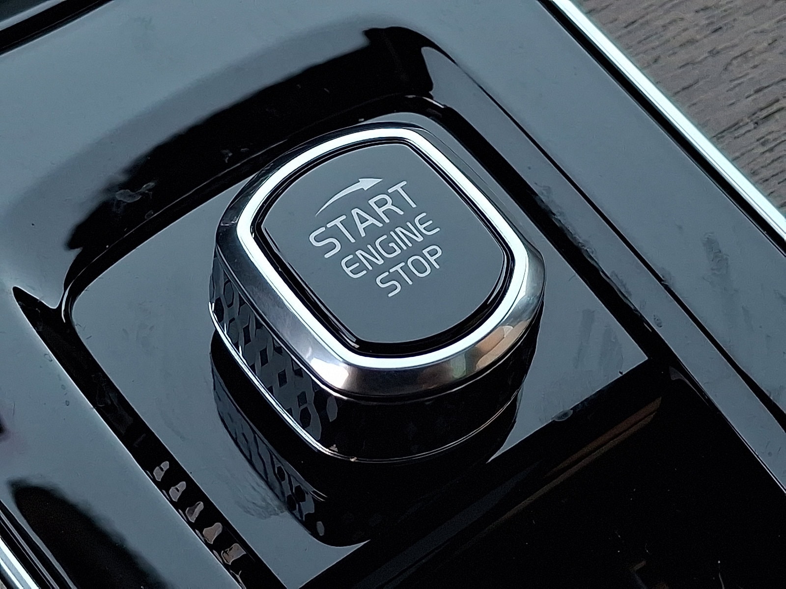 2026 Volvo XC90 Plus - Photo 12
