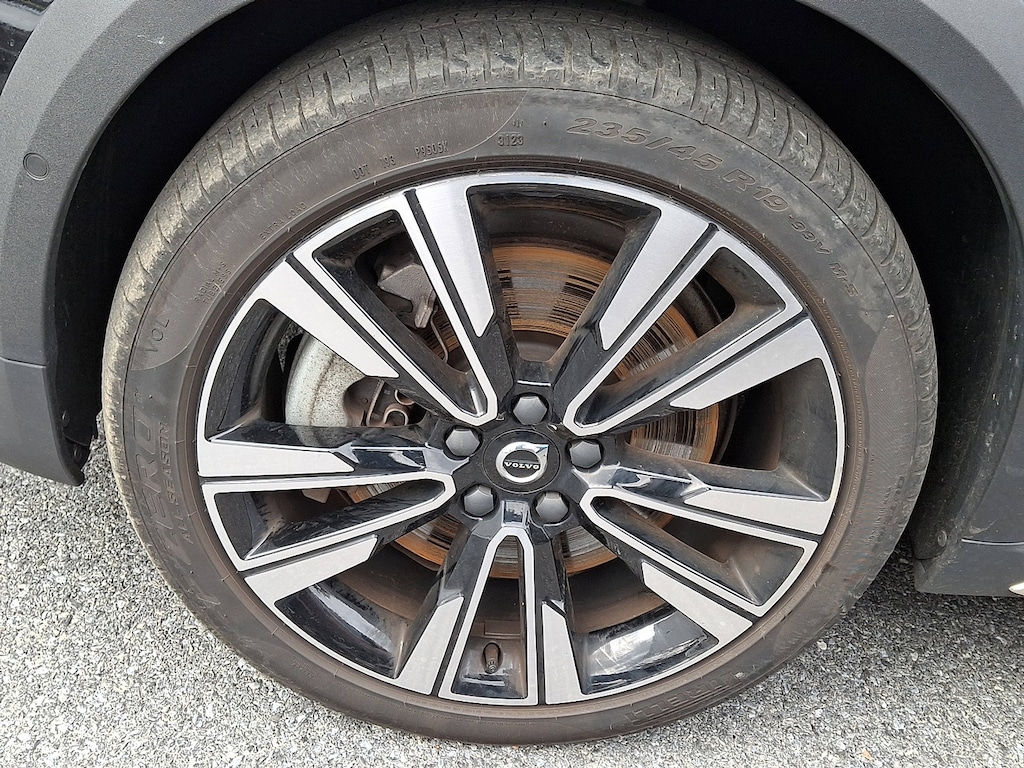 Certified 2024 Volvo V60 Cross Country B5 Ultimate Wagon