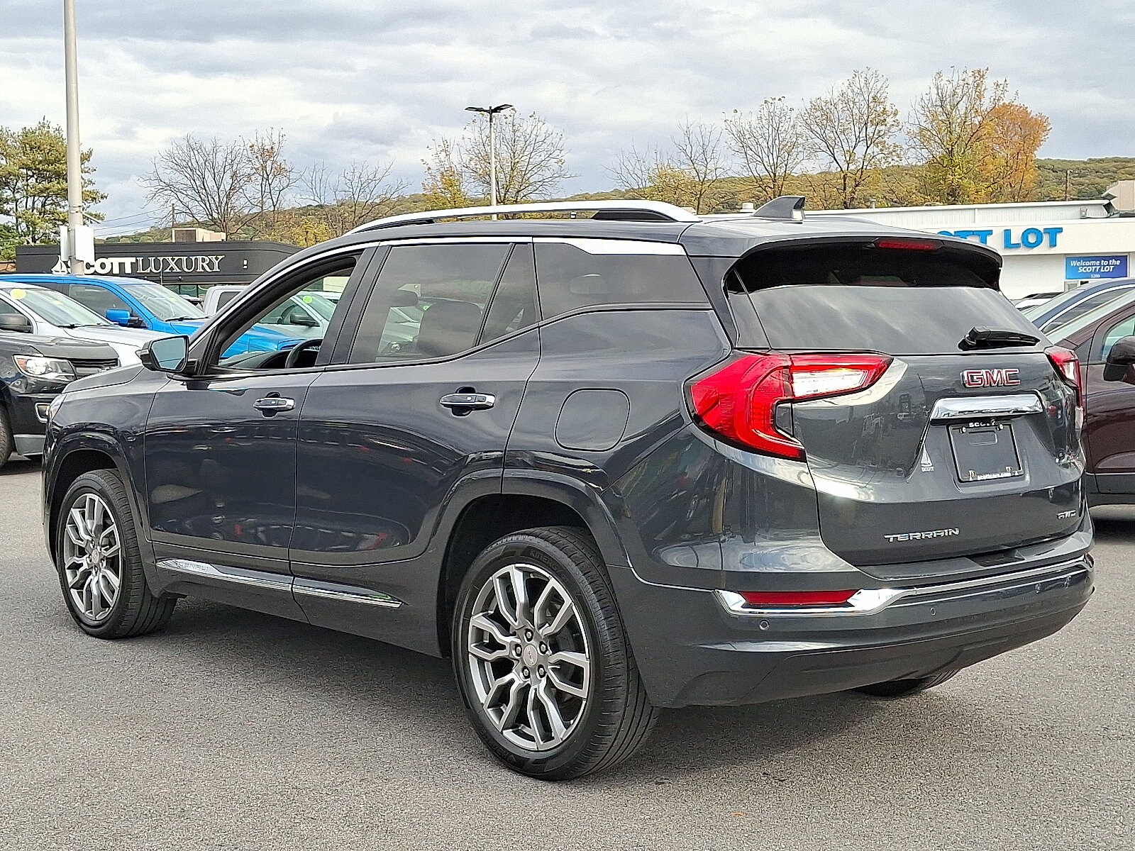 2022 Gmc Terrain Denali photo 2