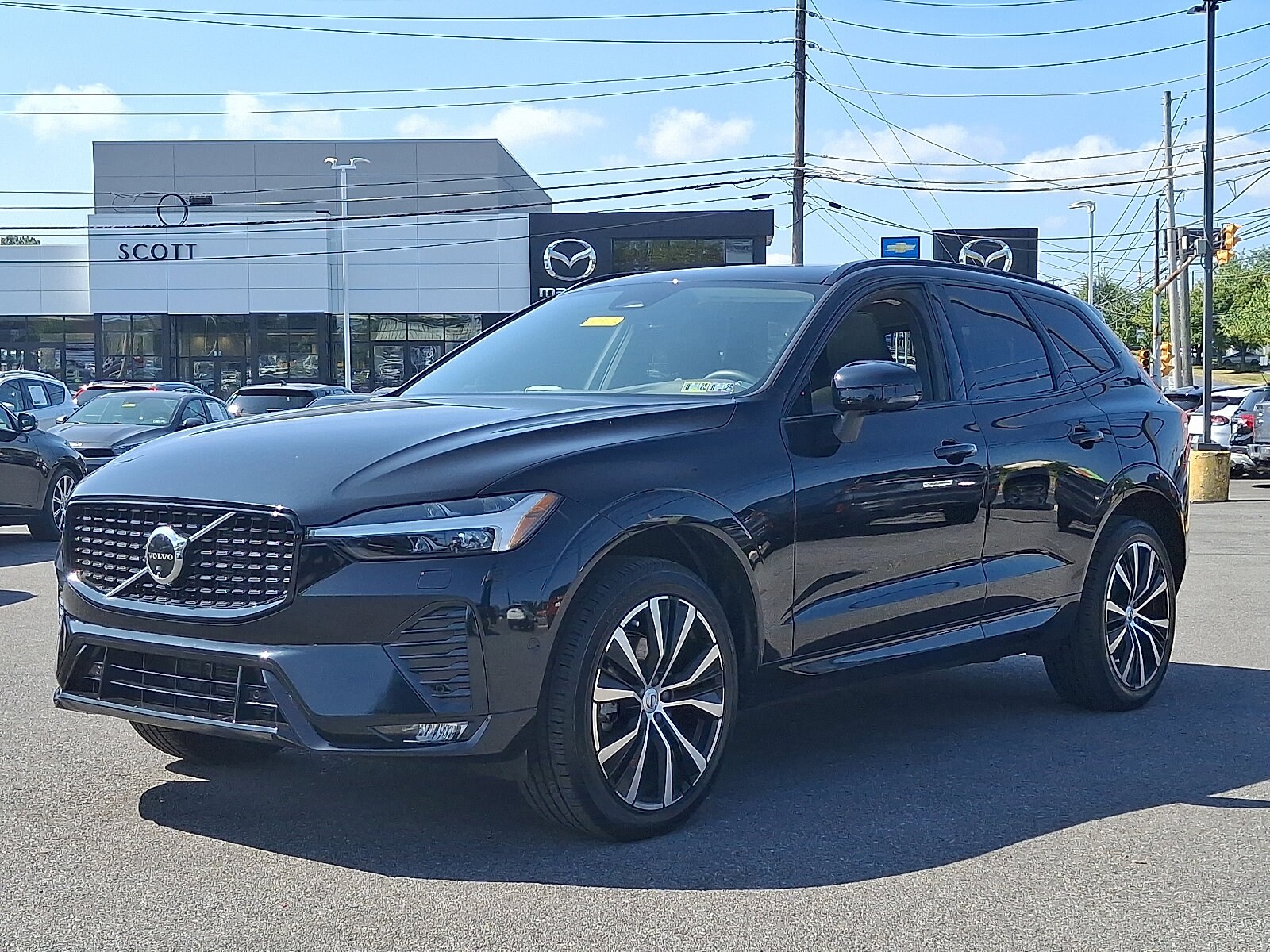 2024 Volvo XC60 B5 Plus photo 2