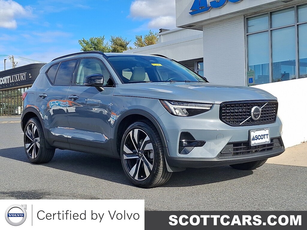 Certified 2023 Volvo XC40 B5 AWD Plus Dark SUV
