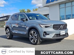 2023 Volvo XC40 B5 AWD Plus Dark SUV