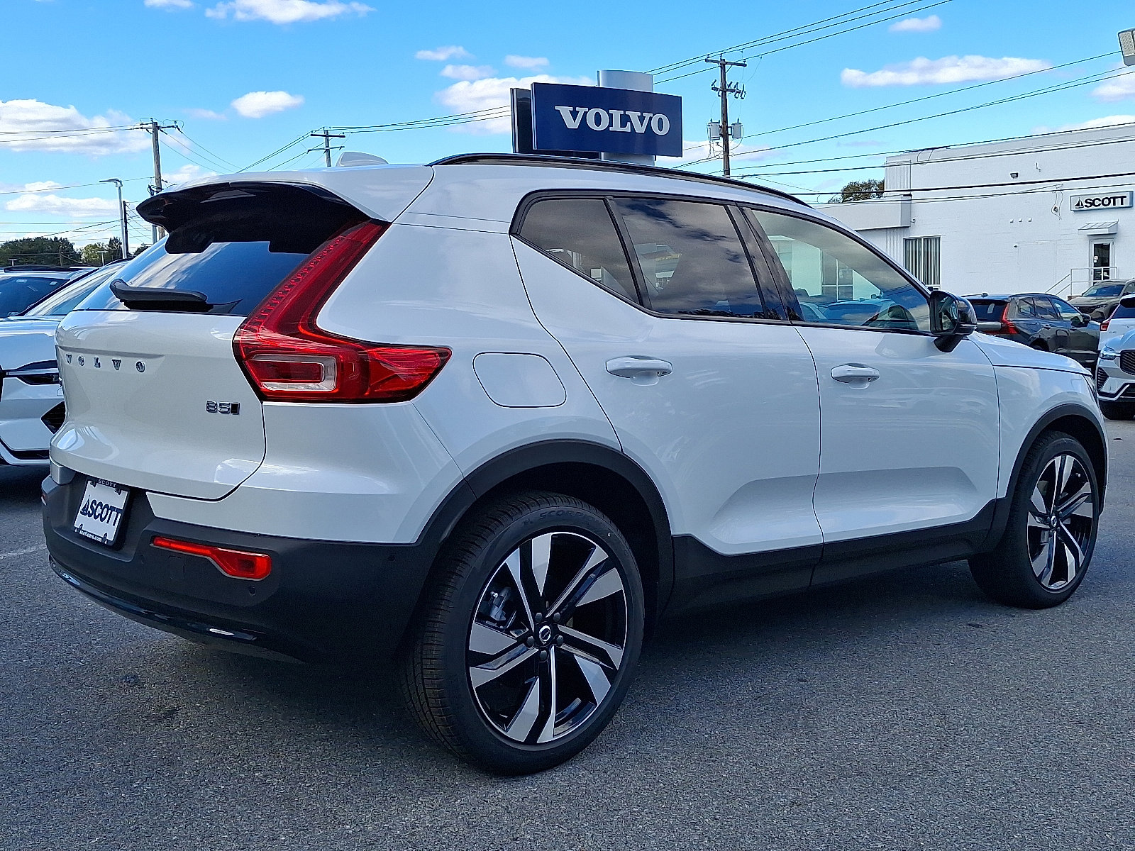 2026 Volvo XC40 photo 3