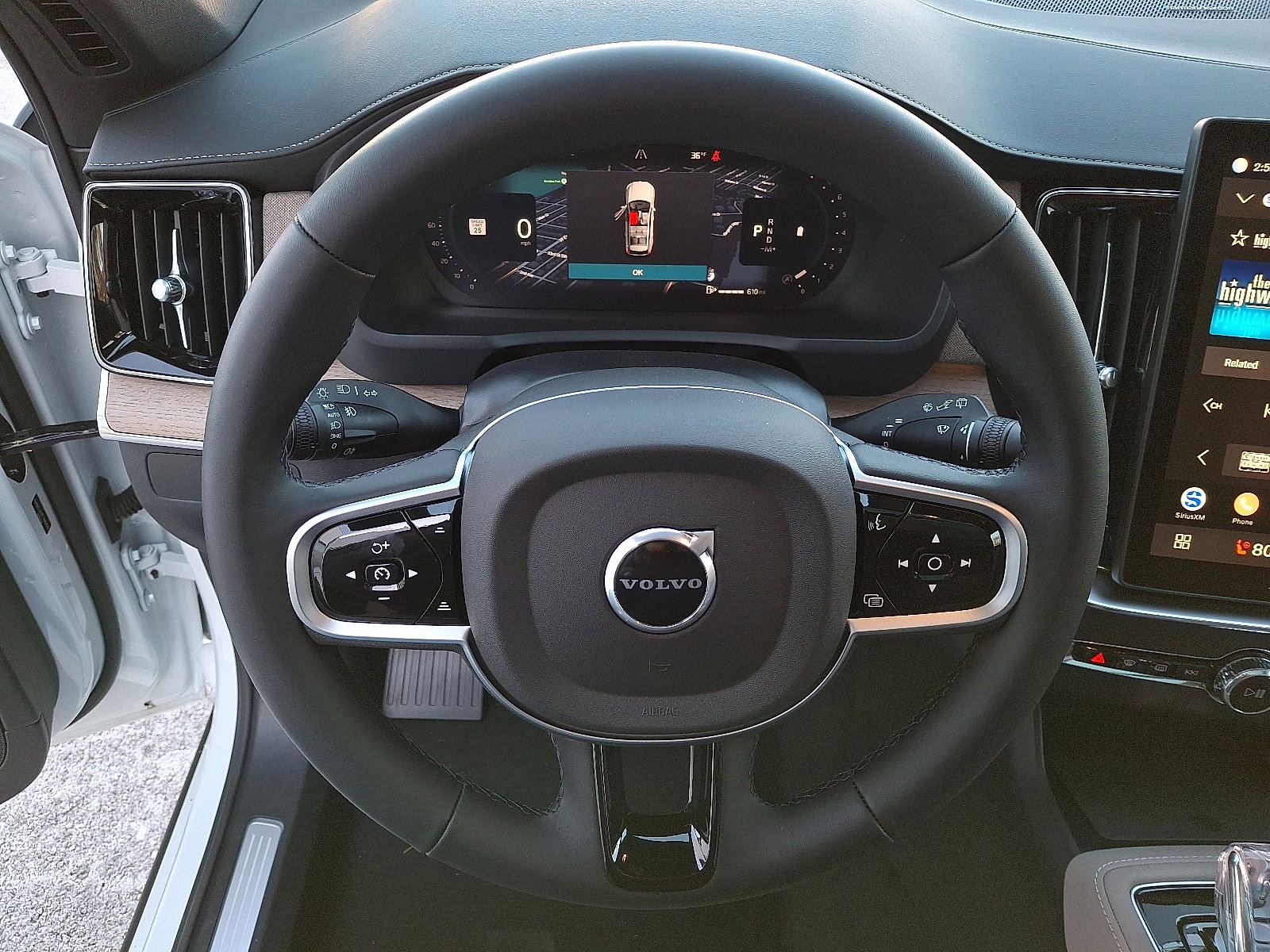2026 Volvo XC90 Plus - Photo 11