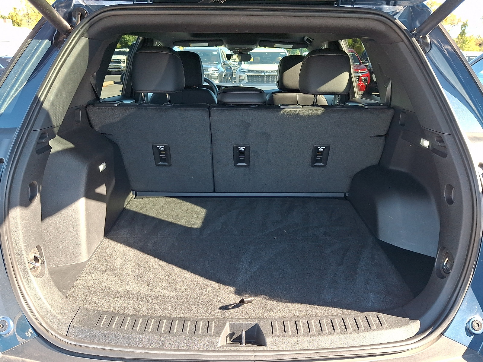 2025 Chevrolet Equinox LT - Photo 28