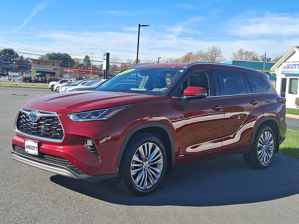 Used 2024 Toyota Highlander Hybrid Platinum SUV