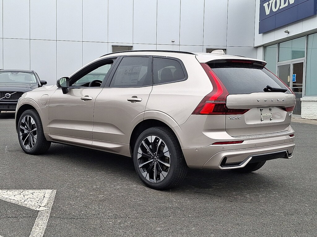 New 2026 Volvo XC60 plug-in hybrid T8 Plus SUV