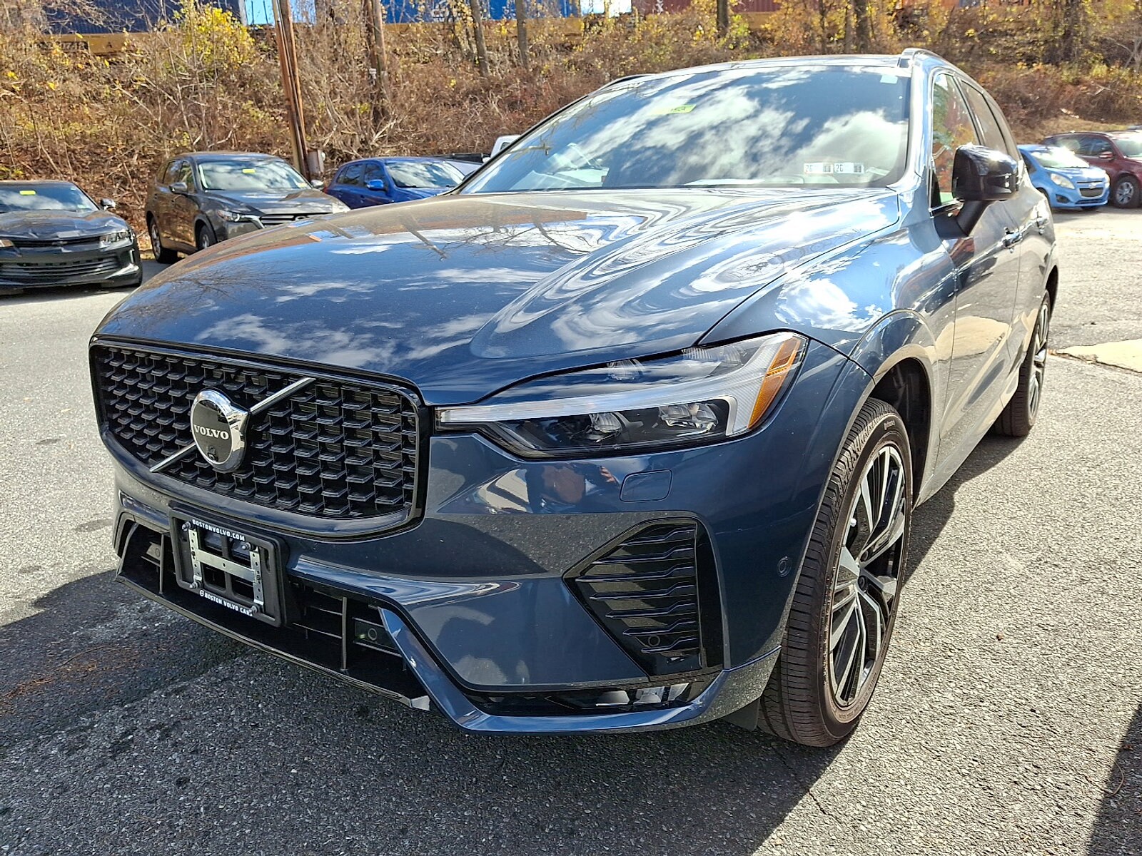 2024 Volvo XC60 B5 Ultimate photo 3