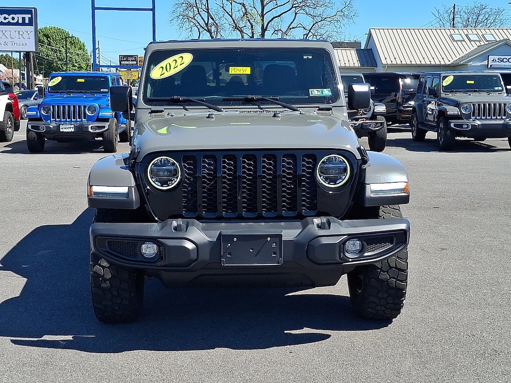 Used 2022 Jeep Gladiator Sport Truck Crew Cab