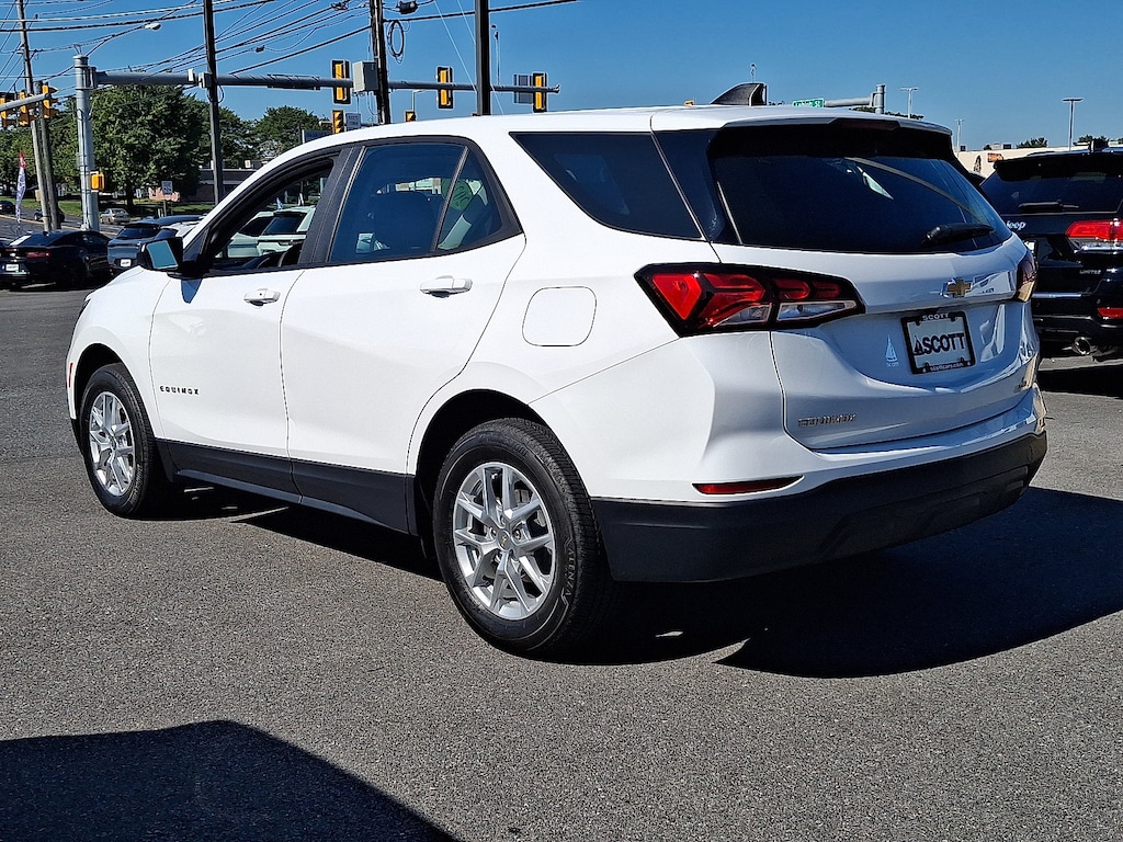 Used 2023 Chevrolet Equinox LS w/1LS SUV