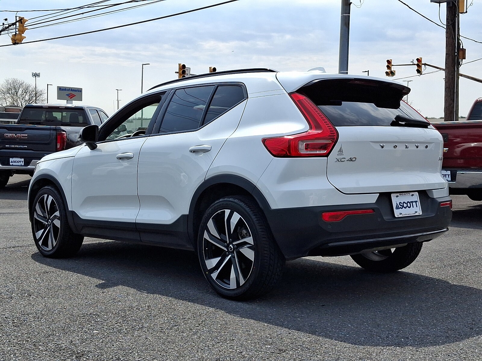 2023 Volvo XC40 AWD Plus photo 4
