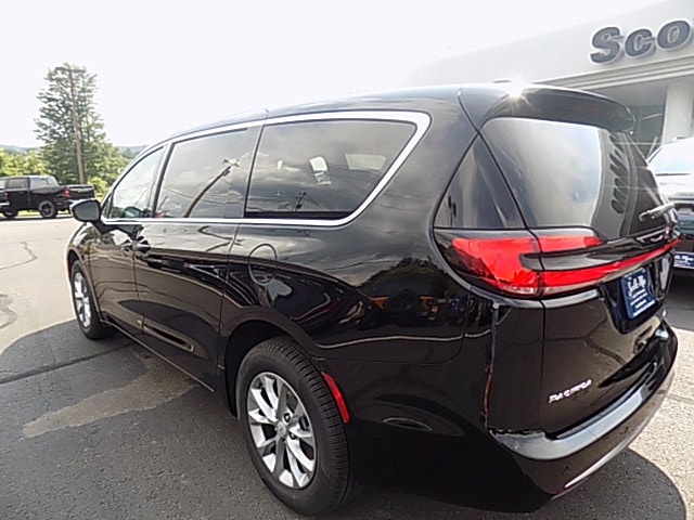 2027 Chrysler Pacifica Select - Photo 6