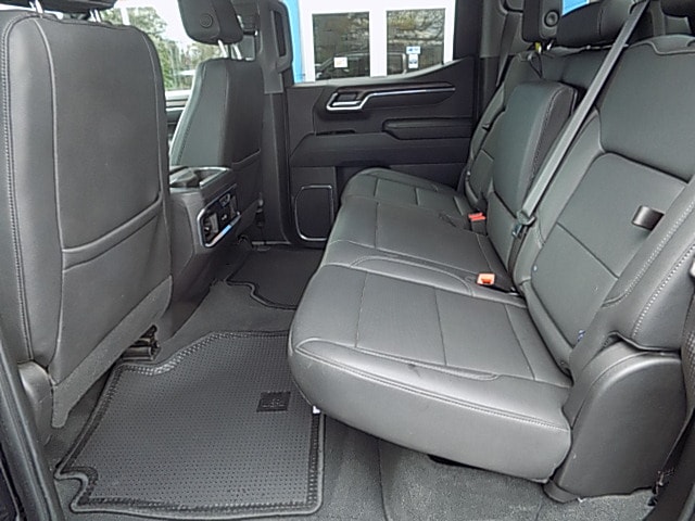 2024 GMC Sierra 1500 SLT - Photo 7