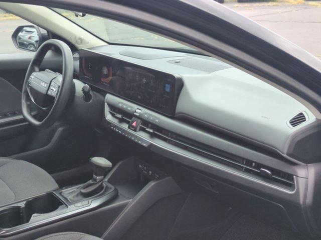 2025 Kia K4 LXS - Photo 34