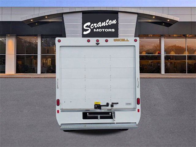 2025 Gmc Savana 3500 Cutaway photo 4