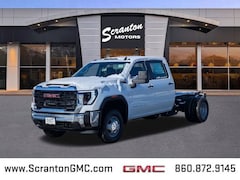 2026 GMC Sierra 3500 HD Chassis Cab Pro Truck Crew Cab