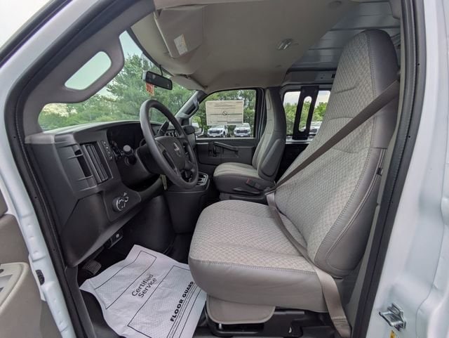 2026 GMC Savana Cargo Work Van - Photo 24