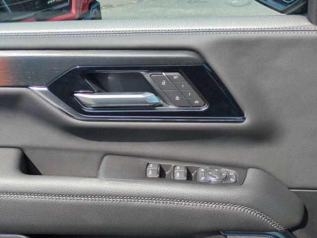 2026 GMC Yukon XL Denali - Photo 12