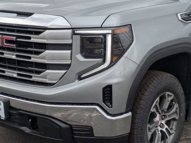 2026 GMC Sierra 1500 SLE - Photo 9