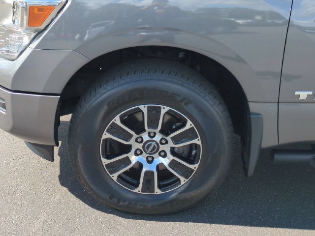 2024 Nissan Titan SV - Photo 10