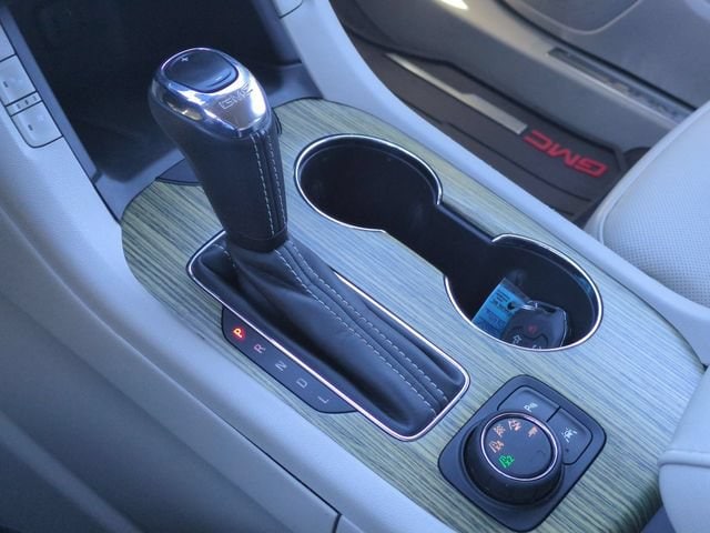 2017 GMC Acadia Denali - Photo 25