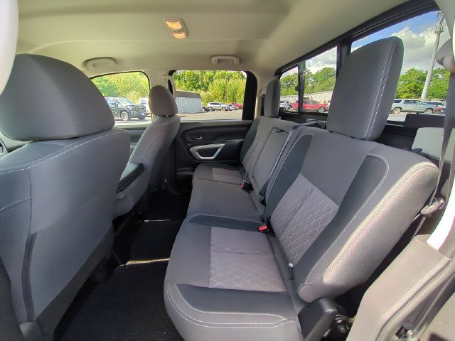 2024 Nissan Titan SV - Photo 28