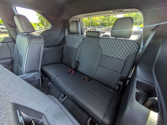 2026 GMC Acadia Denali - Photo 29