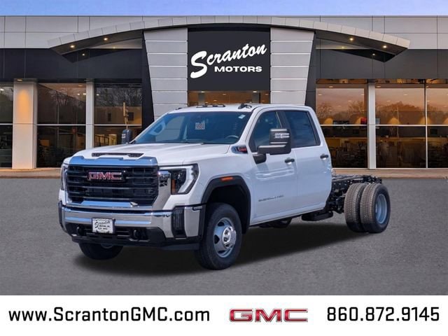 2026 GMC Sierra 4WD Crew Cab Chassis Pro's photo