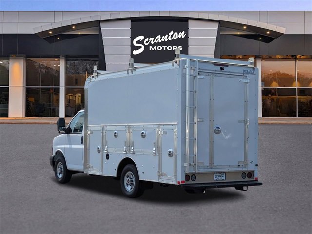2024 Gmc Savana 3500 Cutaway photo 3