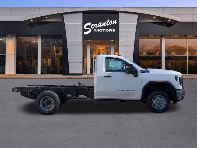 2026 GMC Sierra 3500HD Pro - Photo 6
