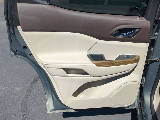 2017 GMC Acadia Denali - Photo 28