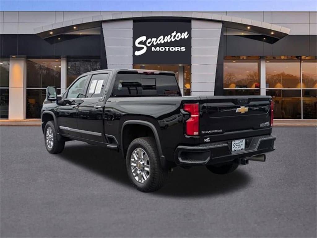 Used 2024 Chevrolet Silverado 3500 HD High Country Truck Crew Cab