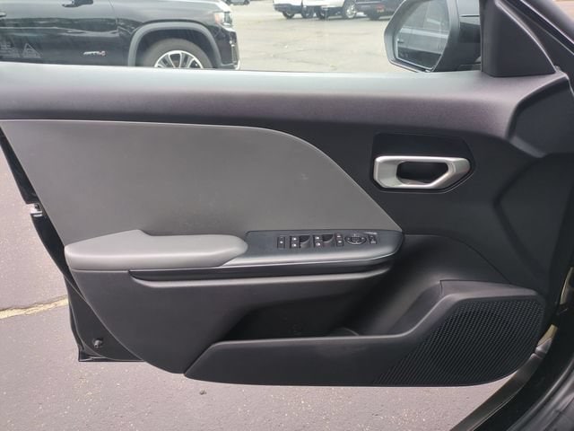 2025 Kia K4 LXS - Photo 11