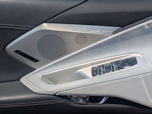 2020 Chevrolet Corvette 2LT - Photo 12