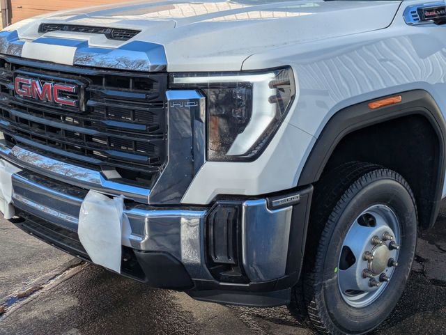 2026 GMC Sierra 3500HD Pro - Photo 9