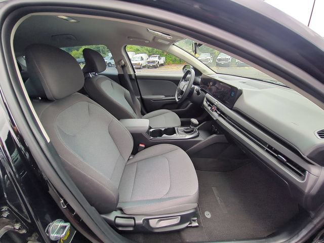 2025 Kia K4 LXS - Photo 33