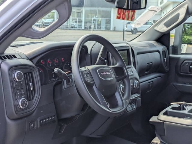 2026 GMC Sierra 3500 Chassis Cab Pro - Photo 13