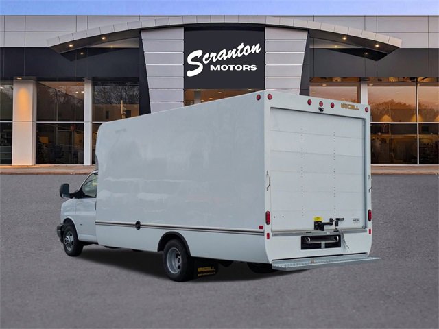 2025 Gmc Savana 3500 Cutaway photo 3