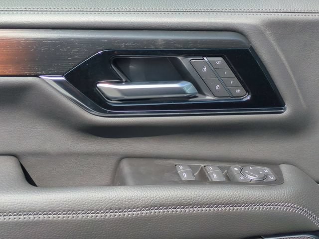 2026 GMC Yukon XL Denali - Photo 12