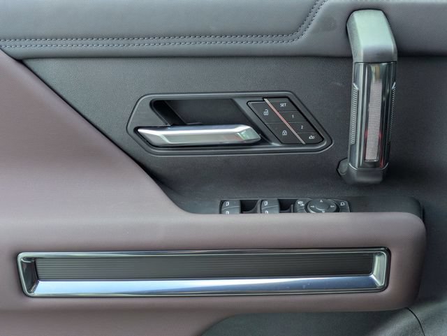 2026 GMC HUMMER EV 2X - Photo 12