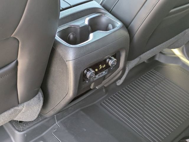 2026 GMC Acadia Denali - Photo 31