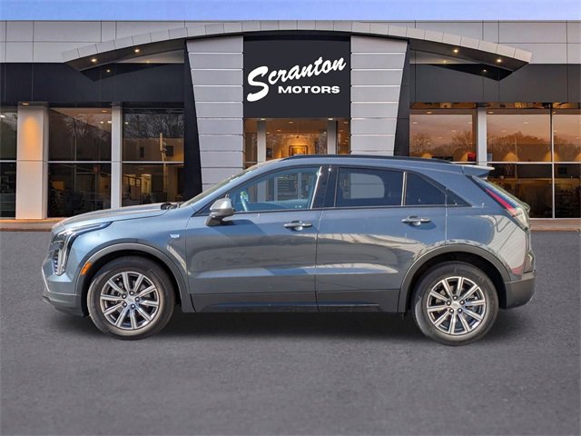2019 Cadillac XT4 Sport photo 2