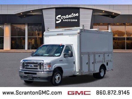 2022 Ford E-Series Cutaway E-350