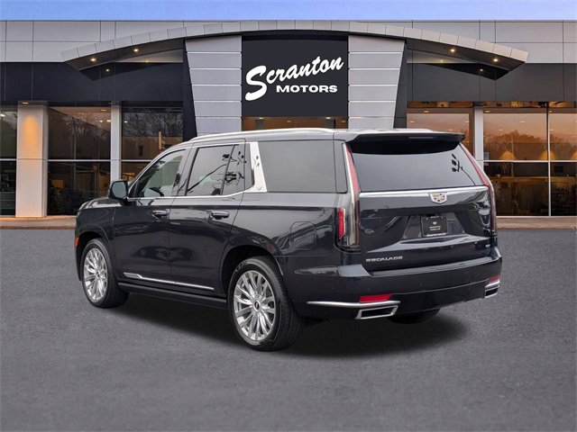 2023 Cadillac Escalade Premium Luxury photo 3