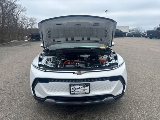 2025 Chevrolet Equinox EV LT - Photo 11