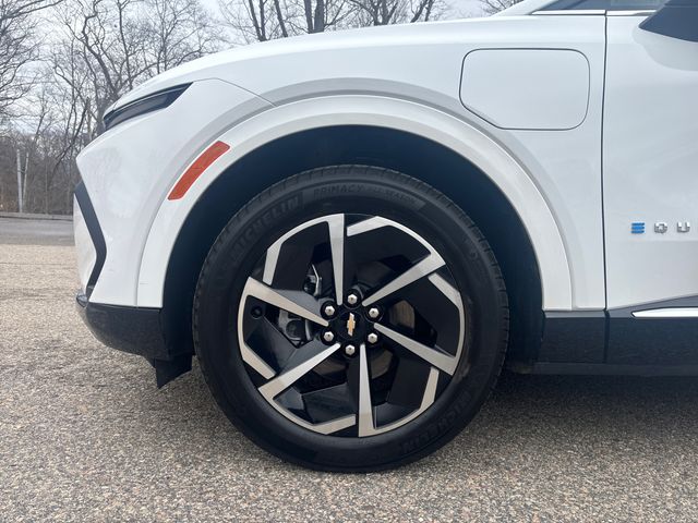 2025 Chevrolet Equinox EV LT - Photo 23