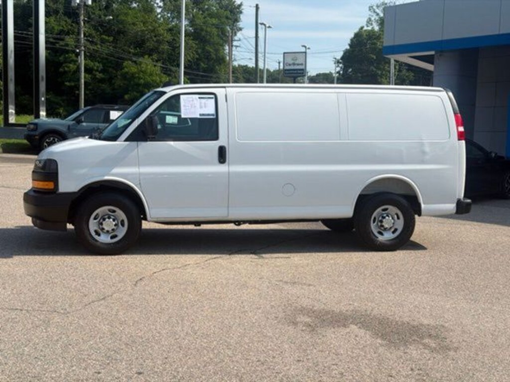 Used 2025 Chevrolet Express Cargo 2500 Work Van Van Cargo Van
